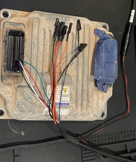 Universal cable for Caterpillar direct connection + Battery clamps